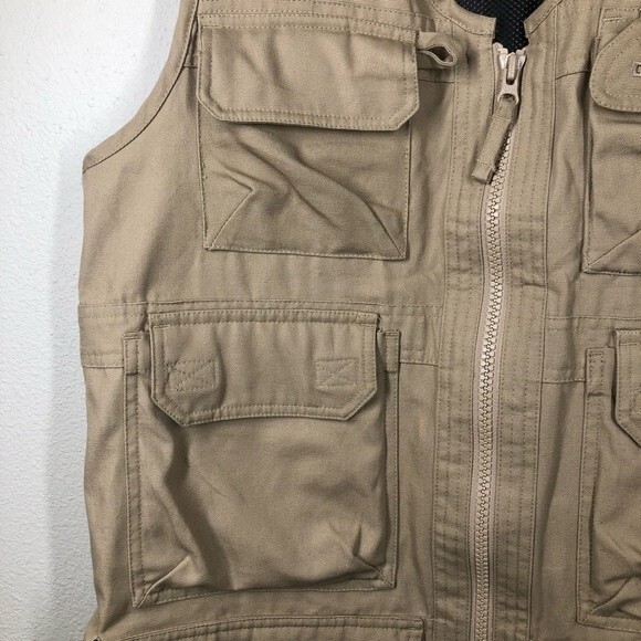 Duluth Trading Co Khaki Work Vest Outdoors Clips Medium - Picture 2 of 11